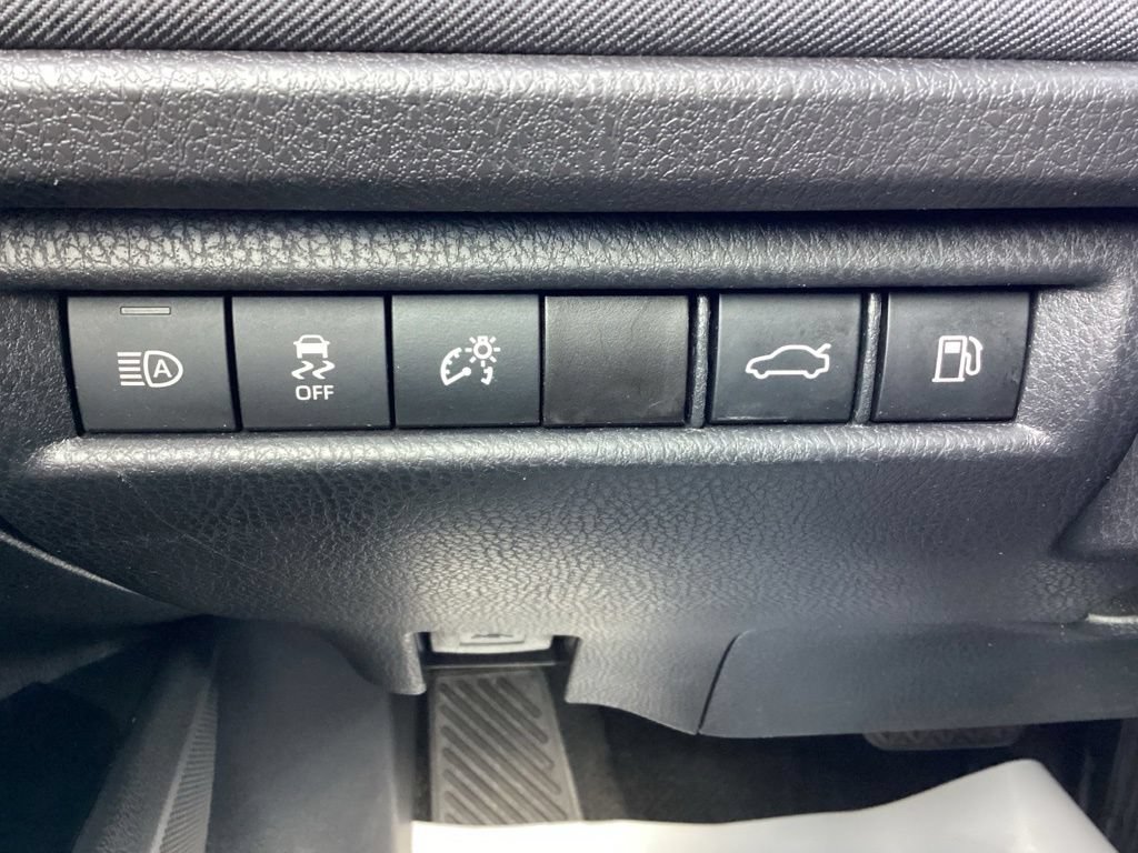Used 2025 Toyota Camry LE FWD image 19