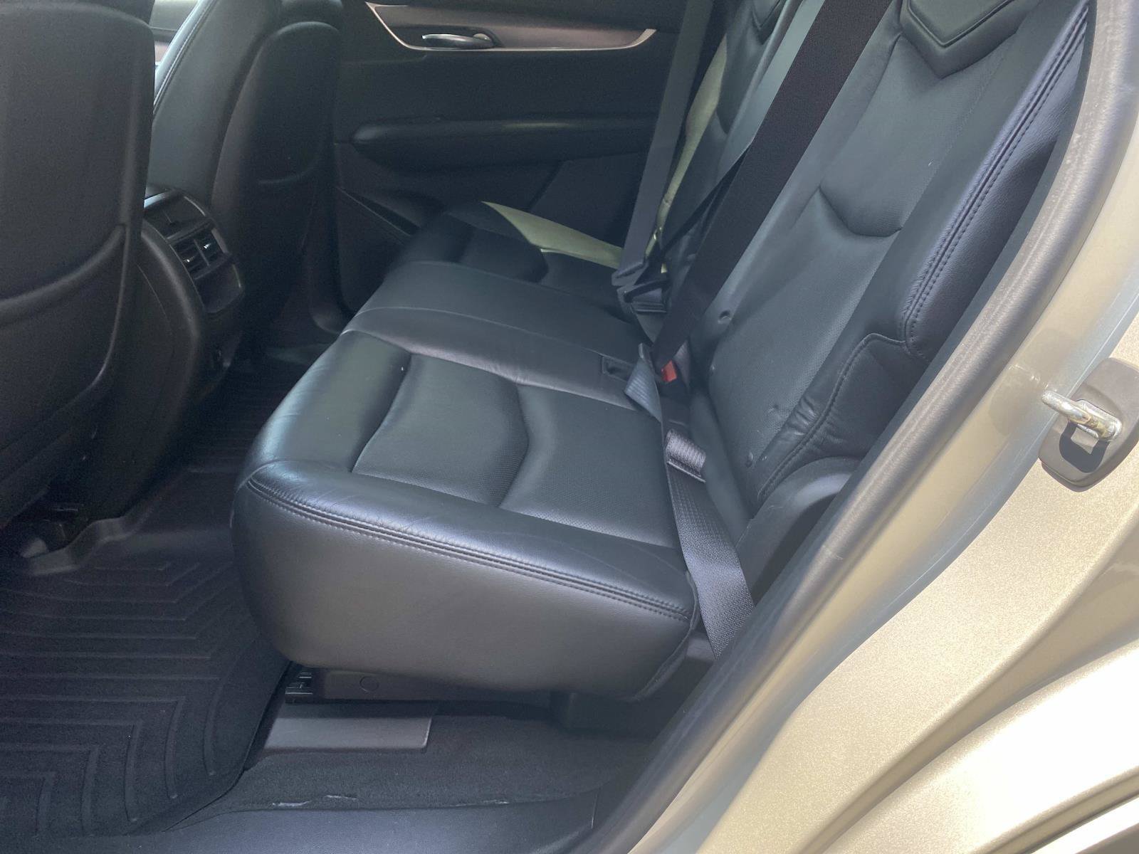 Used 2017 Cadillac XT5 Luxury w/ Driver Awareness Package FWD image 19