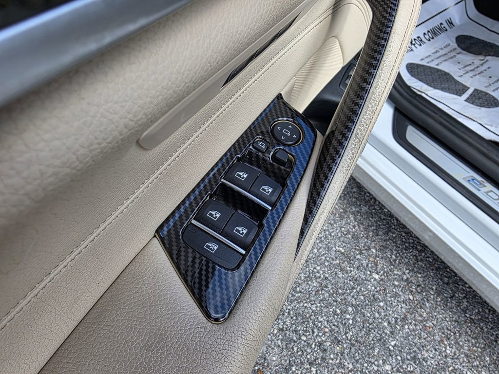 Used 2018 BMW 530e image 18