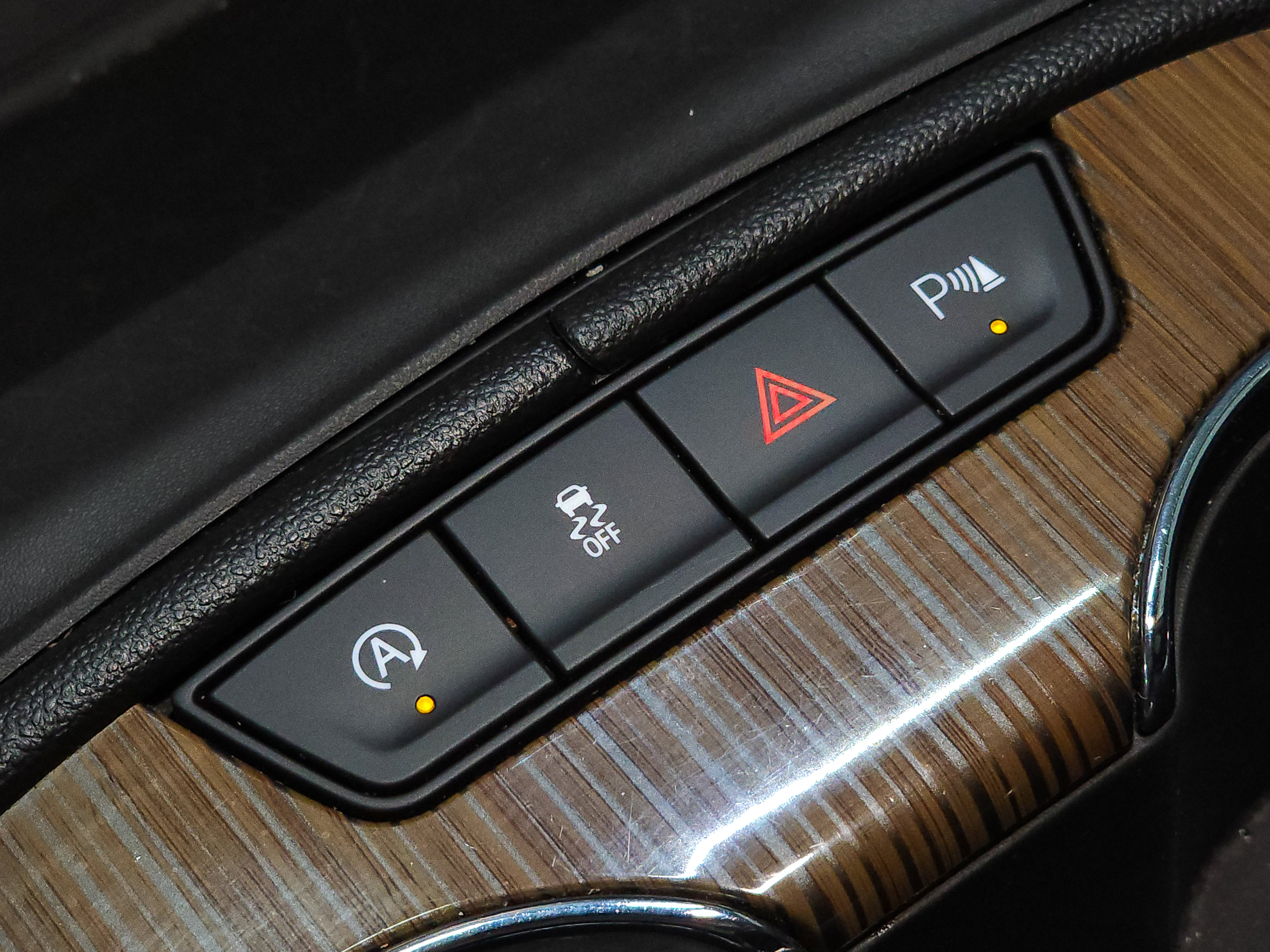 Used 2020 GMC Acadia SLE image 32