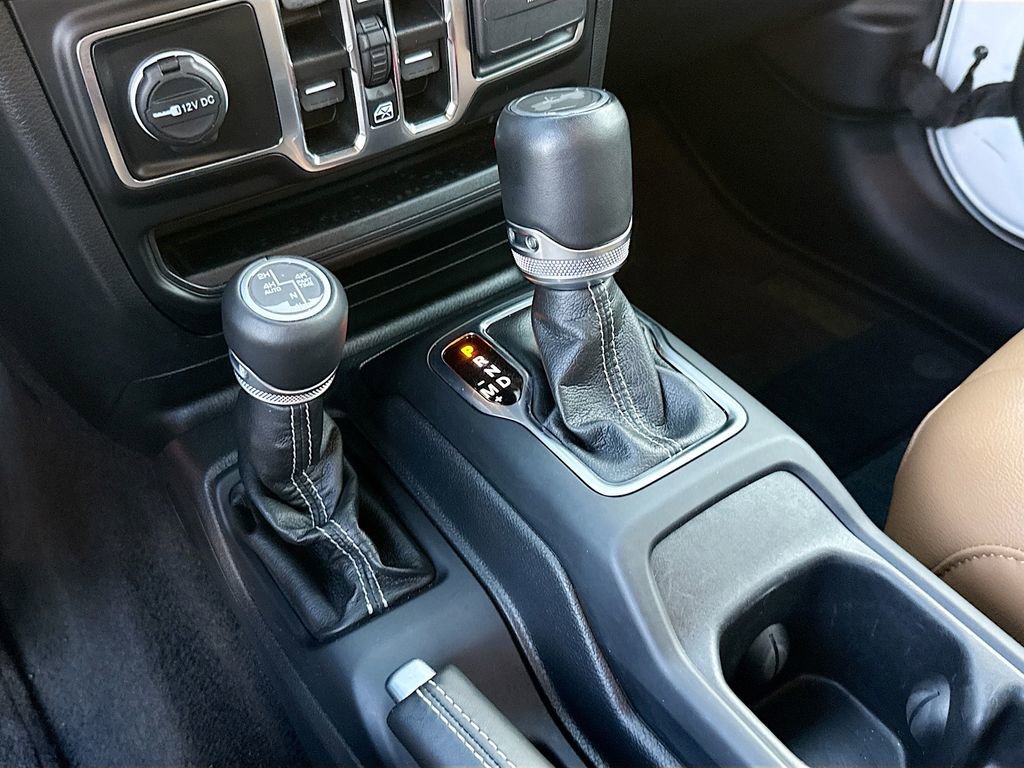 Used 2023 Jeep Wrangler Unlimited Sahara image 18