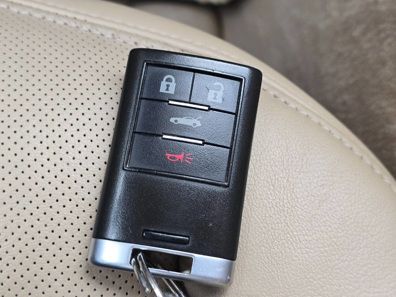 Used 2009 Cadillac XLR image 30