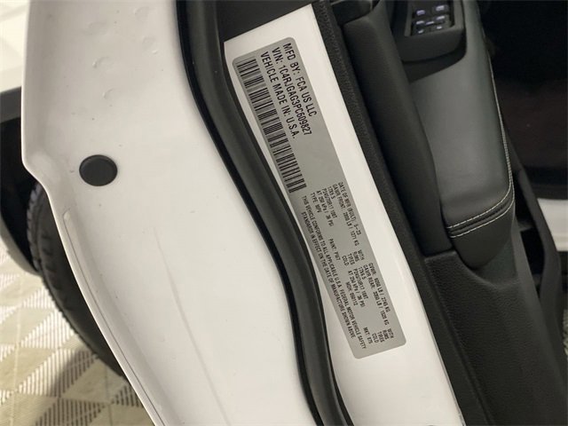 Used 2023 Jeep Grand Cherokee Laredo w/ Luxury Tech Group I image 38