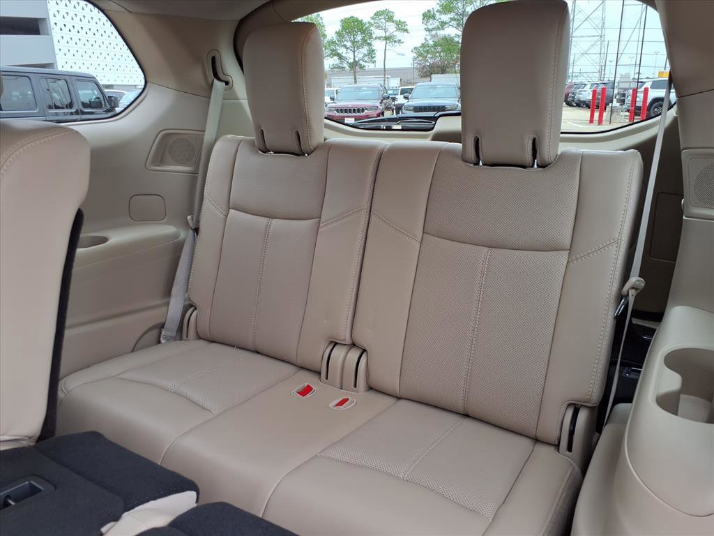 Used 2018 Nissan Pathfinder Platinum image 19