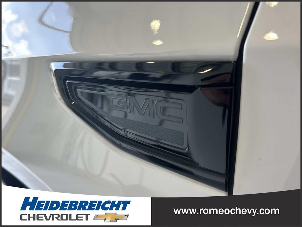 Used 2024 GMC Yukon AT4 w/ Technology Package AWD/4WD image 40