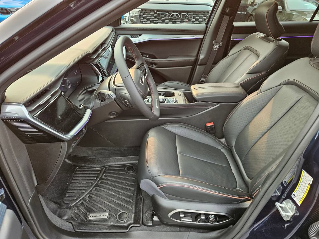 Used 2024 Jeep Wagoneer Launch Edition AWD/4WD image 16