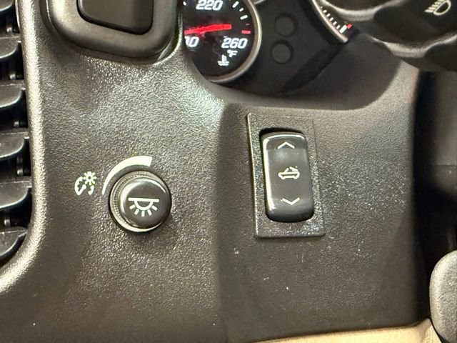 Used 2006 Chevrolet Corvette Convertible w/ Preferred Equipment Group image 26