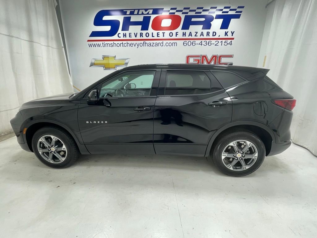 Used 2025 Chevrolet Blazer LT AWD/4WD image 7