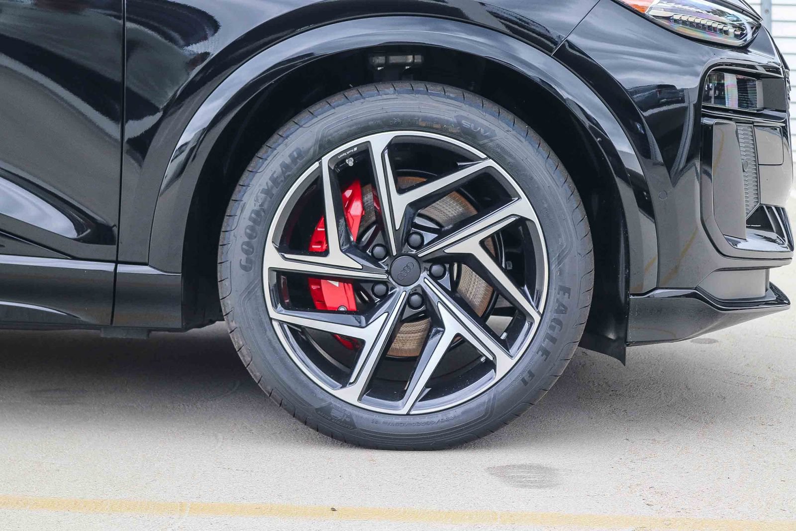 New 2027 Audi SQ6 e-tron Prestige AWD/4WD image 9