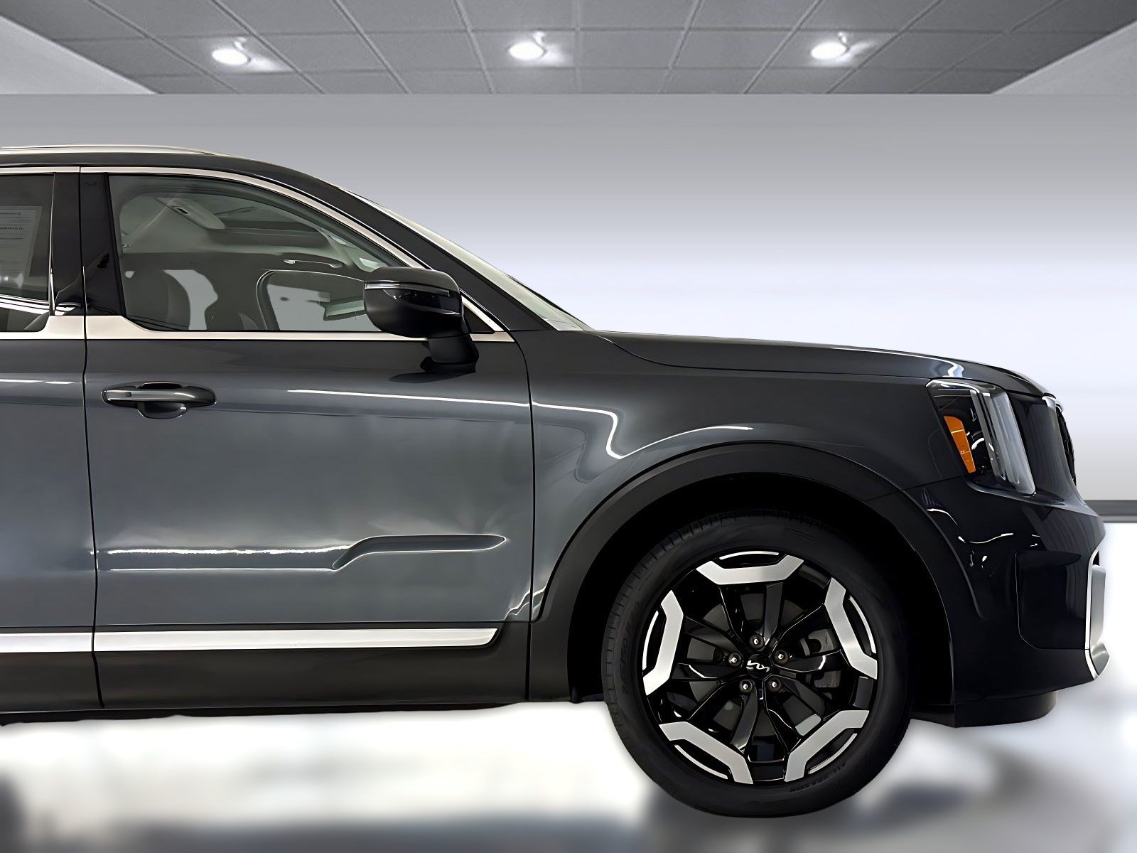 Used 2023 Kia Telluride EX w/ EX Captain's Chair Package FWD image 36