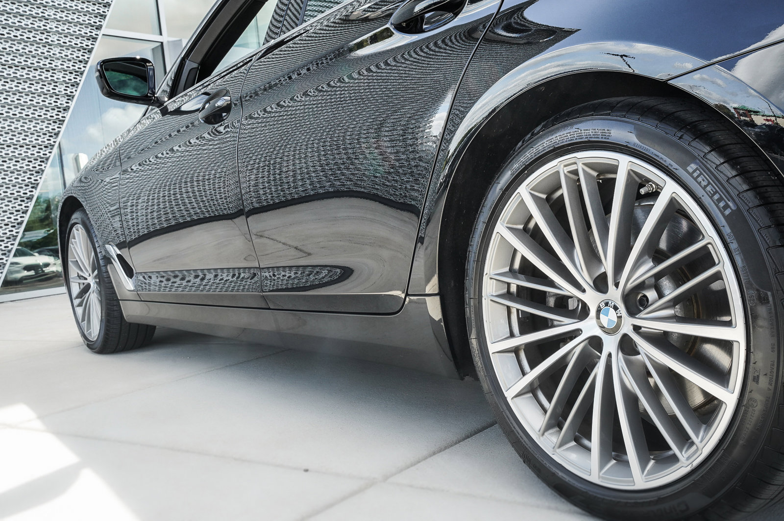 Used 2019 BMW 540i xDrive w/ Premium Package image 26