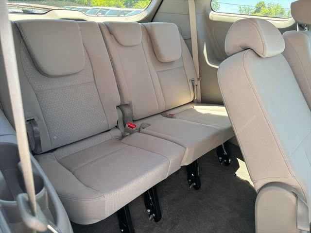 Used 2016 Kia Sedona LX w/ Option Group 020 FWD image 19