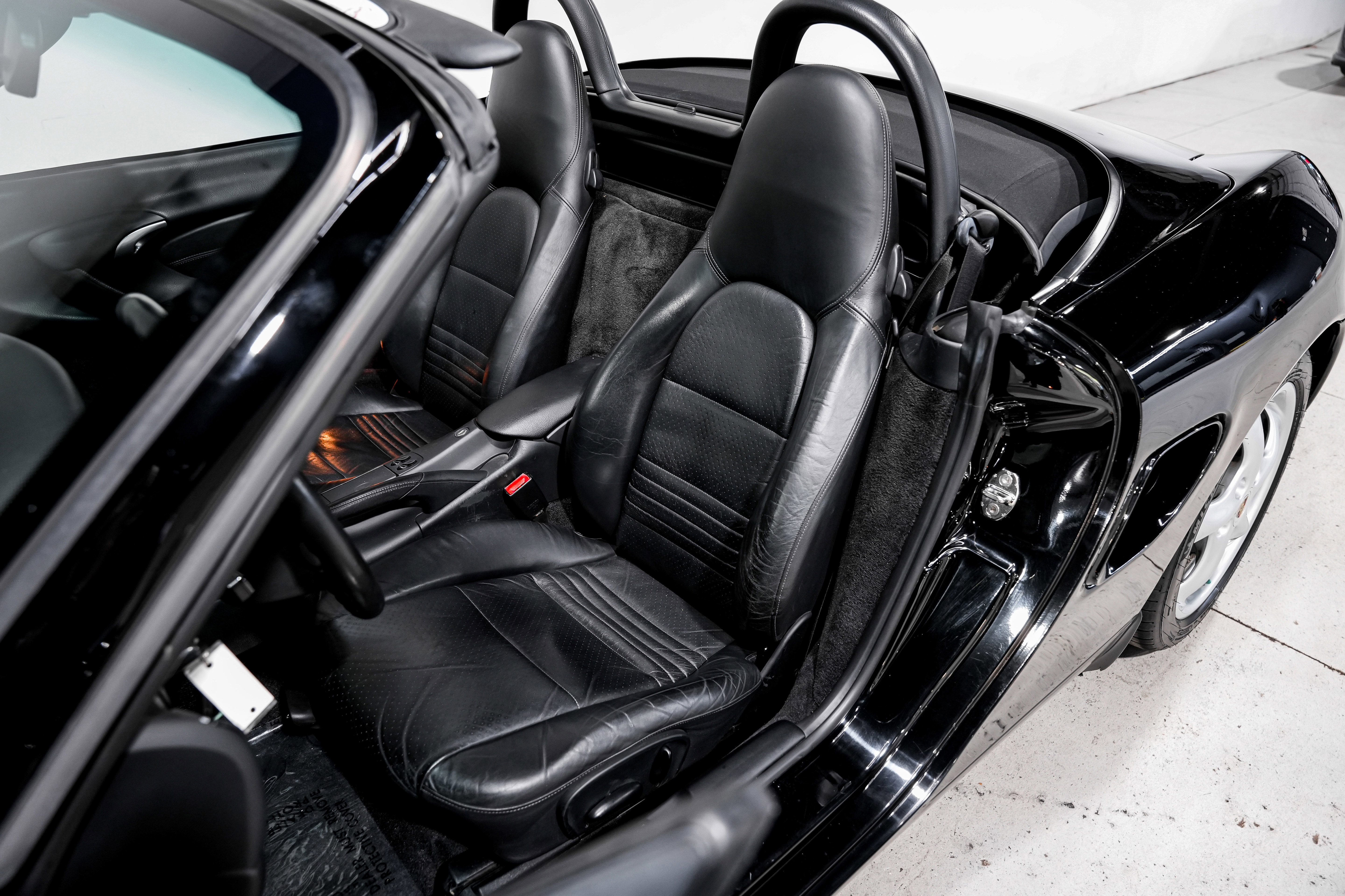 Used 2000 Porsche Boxster image 17