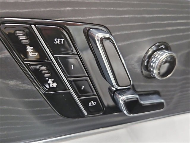 Used 2024 Cadillac Lyriq Sport image 24