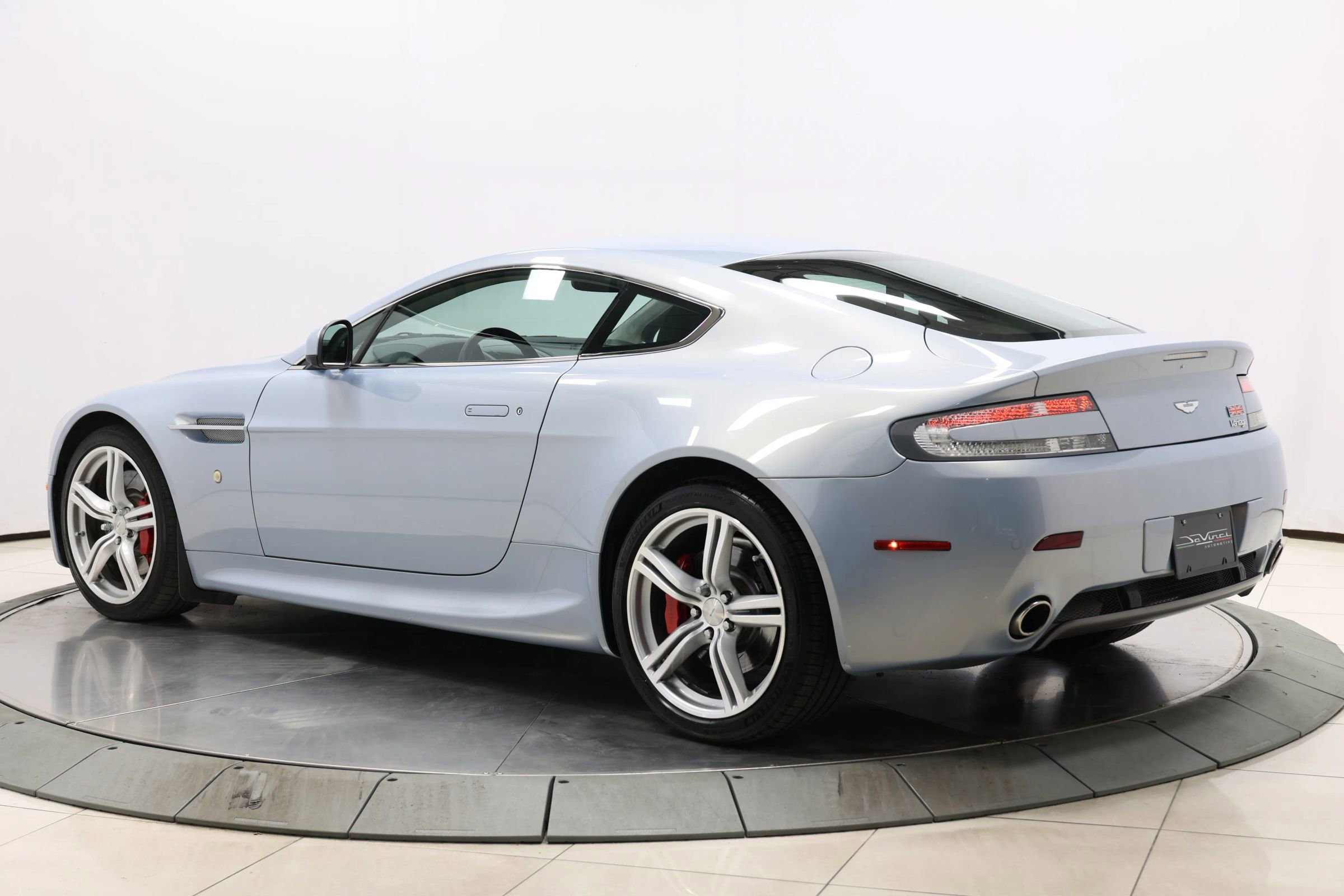 Used 2011 Aston Martin V8 Vantage Coupe image 42