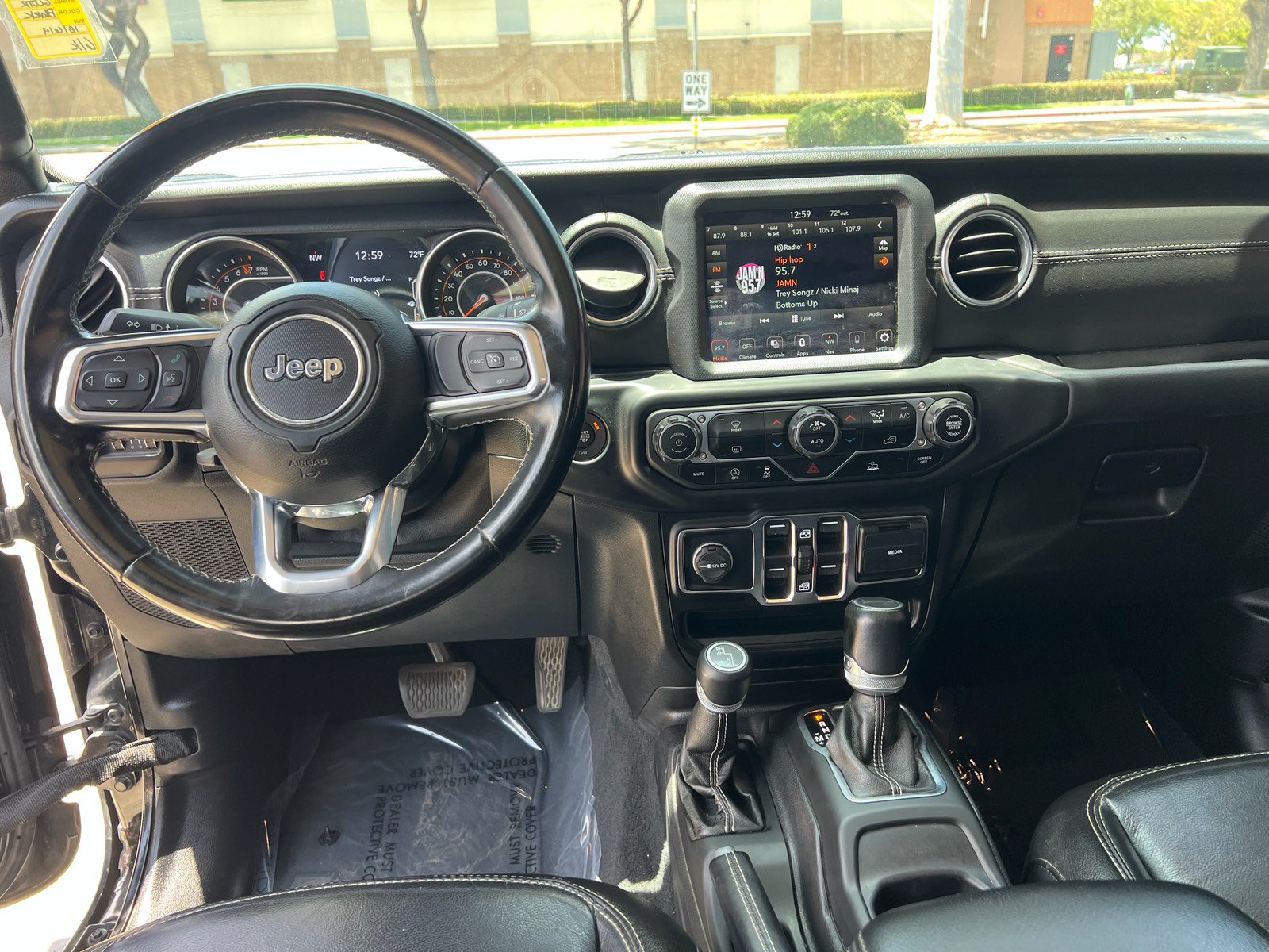 Used 2020 Jeep Gladiator Overland AWD/4WD image 18