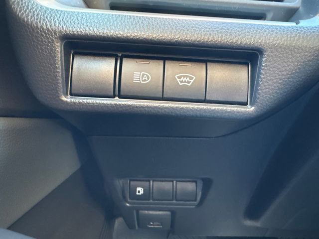 Used 2025 Toyota Prius LE image 28