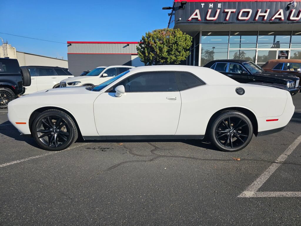 Used 2018 Dodge Challenger SXT w/ Blacktop Package RWD image 2
