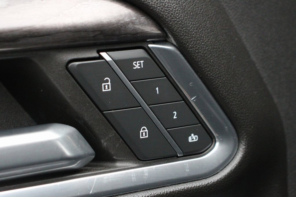 Used 2024 Chevrolet Silverado 2500 LTZ w/ LTZ Convenience Package image 15