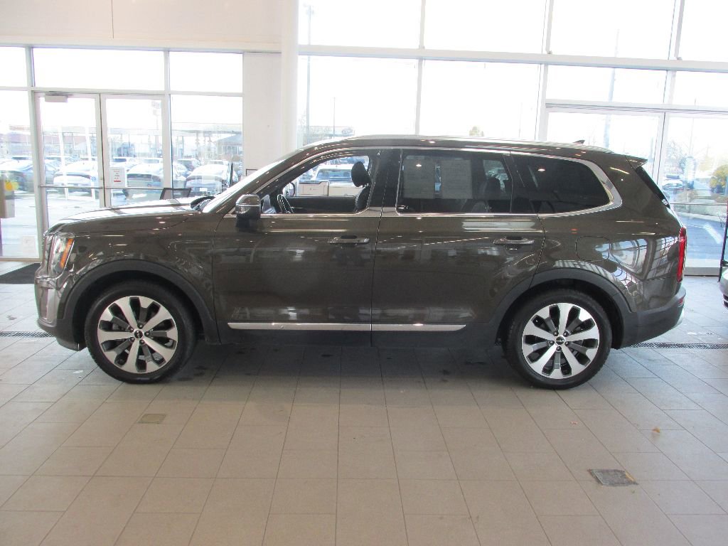 Used 2022 Kia Telluride EX w/ EX Premium Package image 4
