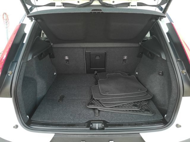 Used 2022 Volvo XC40 P8 Recharge Plus AWD/4WD image 25