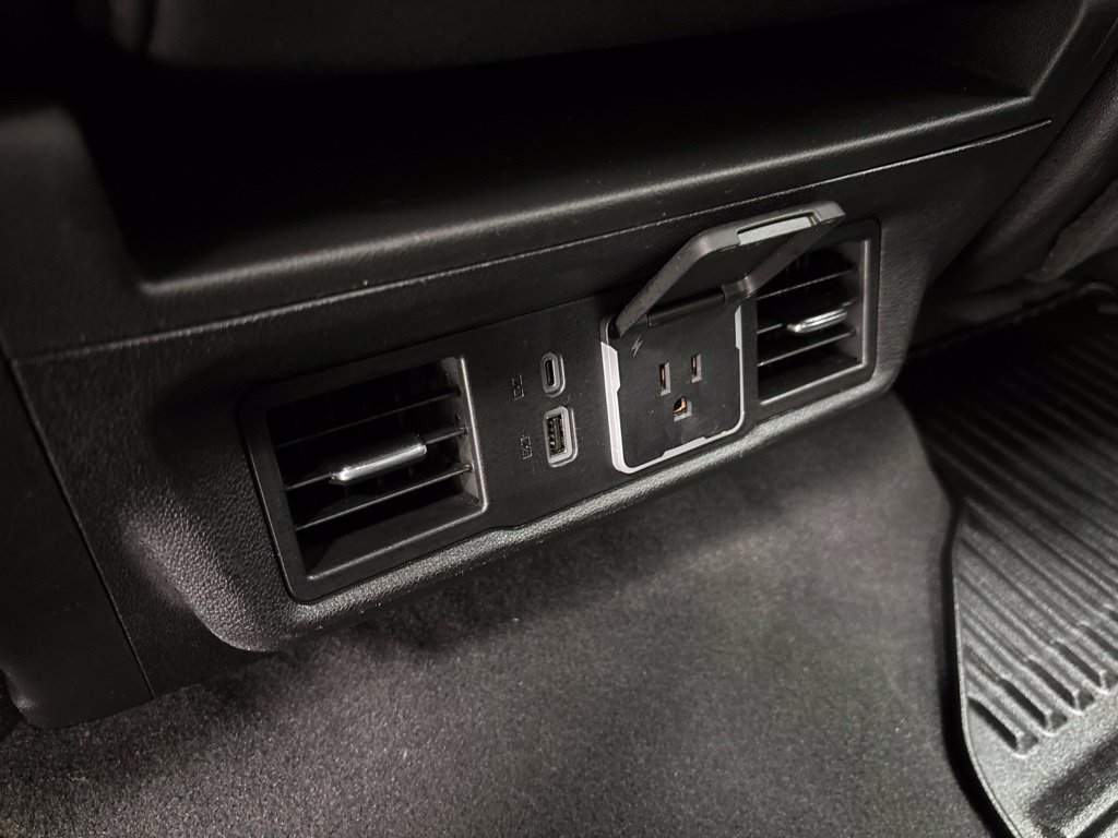 Used 2025 Chevrolet Silverado 1500 LT AWD/4WD image 33