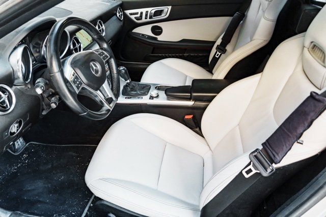 Used 2014 Mercedes-Benz SLK 350 image 9