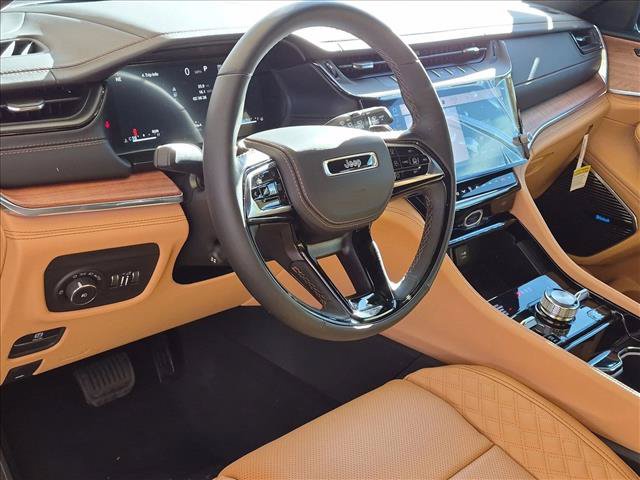 New 2027 Jeep Grand Cherokee Summit AWD/4WD image 3