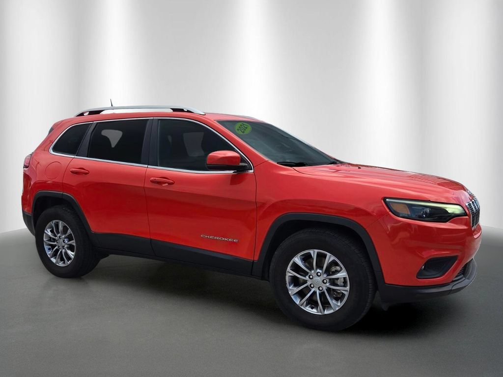 Used 2021 Jeep Cherokee Latitude Lux w/ Comfort/Convenience Group AWD/4WD image 2