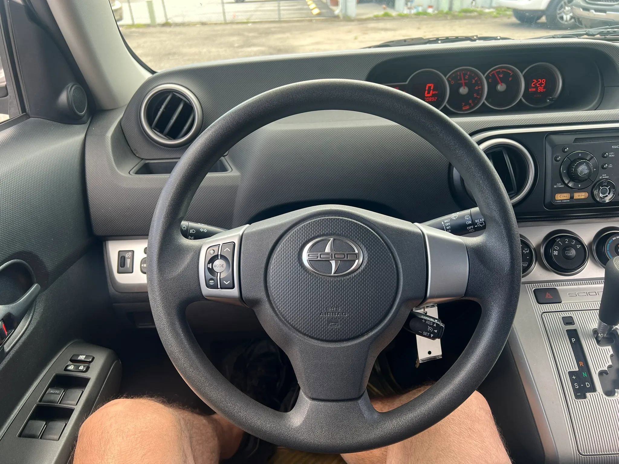 Used 2012 Scion xB FWD image 7