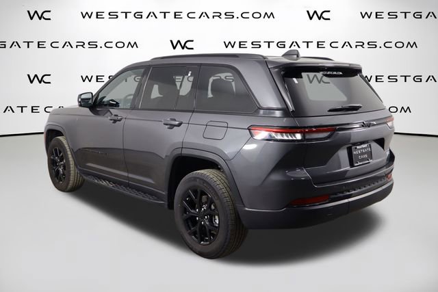 Used 2024 Jeep Grand Cherokee Altitude RWD image 49