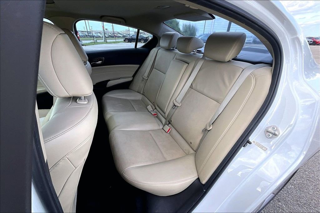 Used 2013 Acura ILX w/ Premium Package FWD image 35