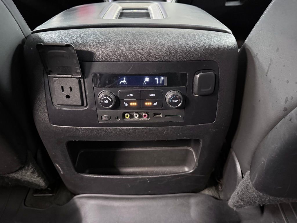 Used 2015 GMC Yukon XL Denali w/ Open Road Package AWD/4WD image 27