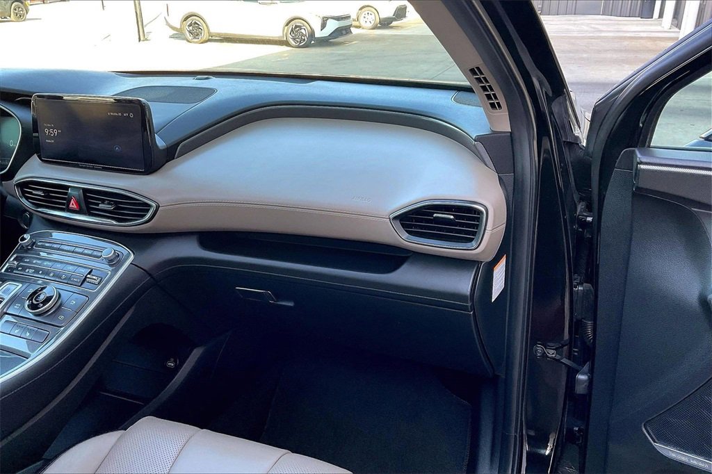 Used 2023 Hyundai Santa Fe SEL Premium image 16
