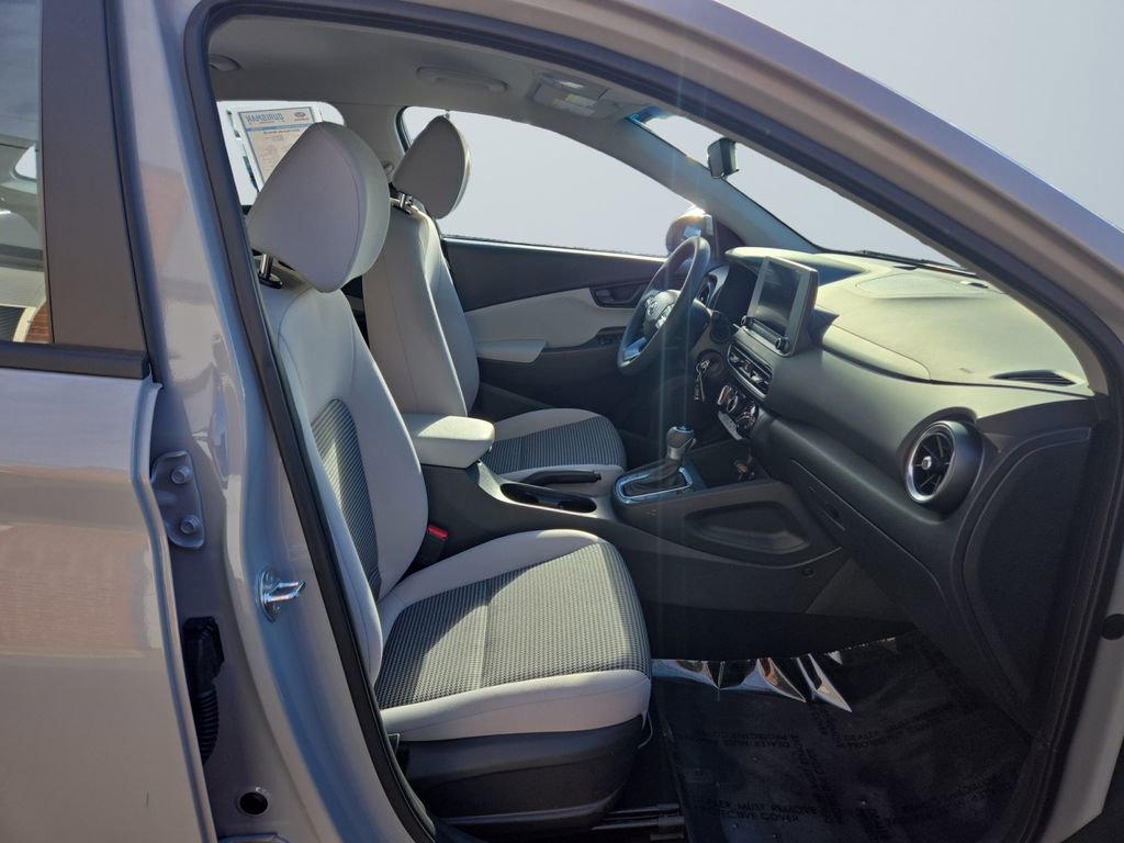 Used 2023 Hyundai Kona SE w/ Cargo Package image 15