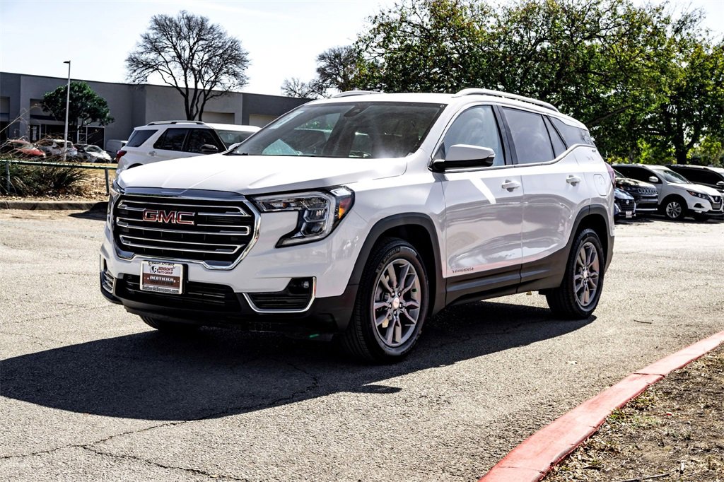 Used 2024 GMC Terrain SLT image 9