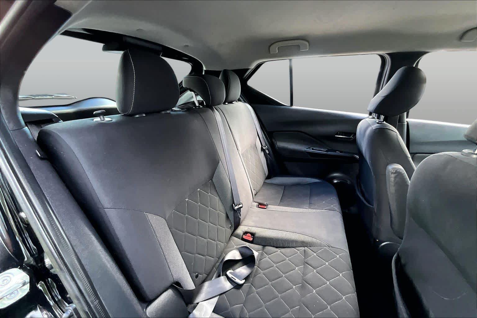 Used 2018 Nissan Kicks SV FWD image 23