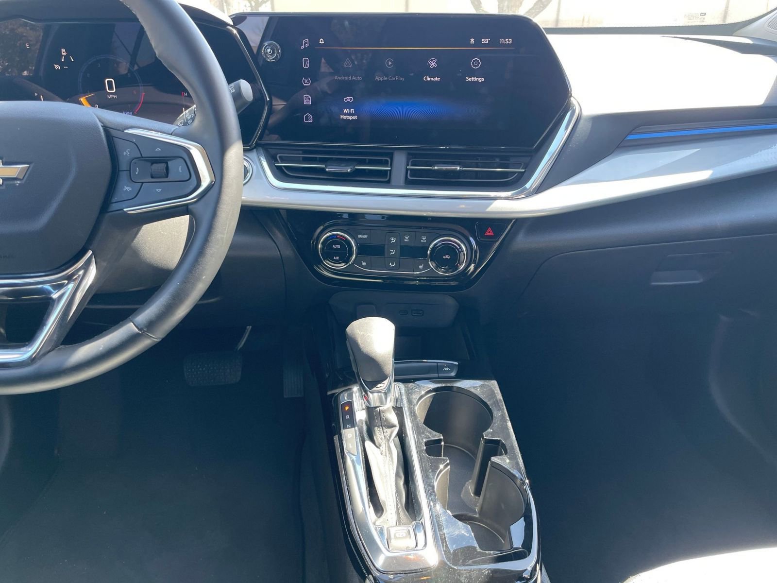 Used 2025 Chevrolet Trax LT w/ LT Convenience Package image 17