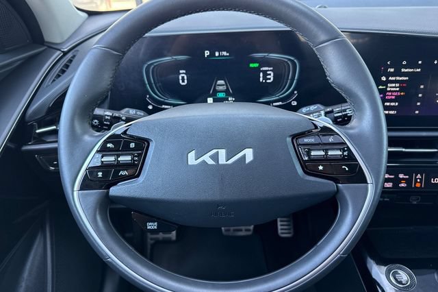 Certified 2025 Kia Niro EX Touring FWD image 30