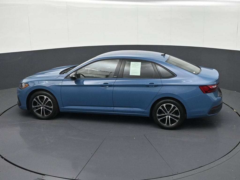 Used 2025 Volkswagen Jetta Sport FWD image 23