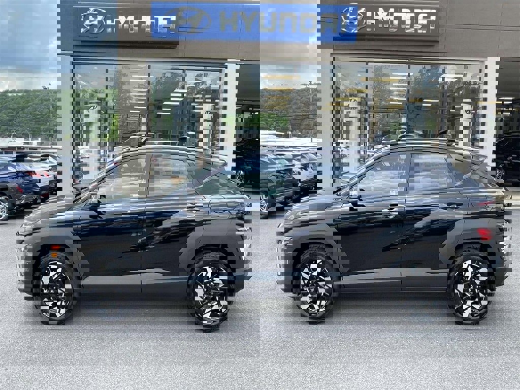 New 2025 Hyundai Kona SEL image 2