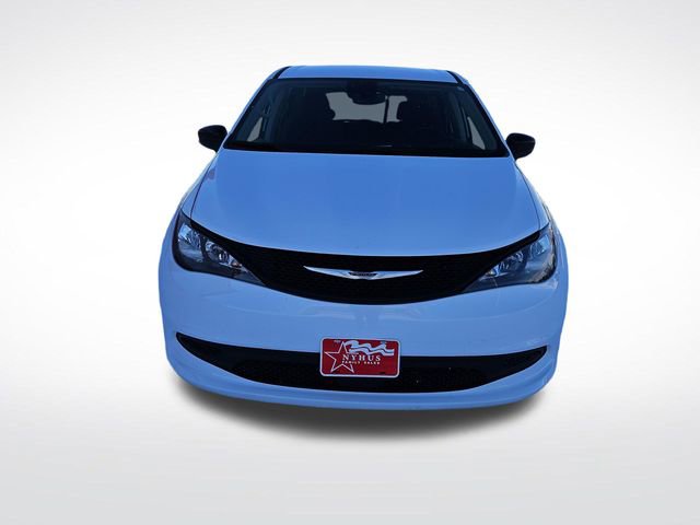 Used 2024 Chrysler Voyager LX FWD image 2