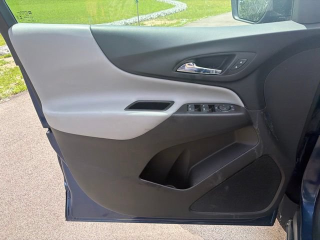 Used 2023 Chevrolet Equinox LS w/ LPO, Cargo Package FWD image 18