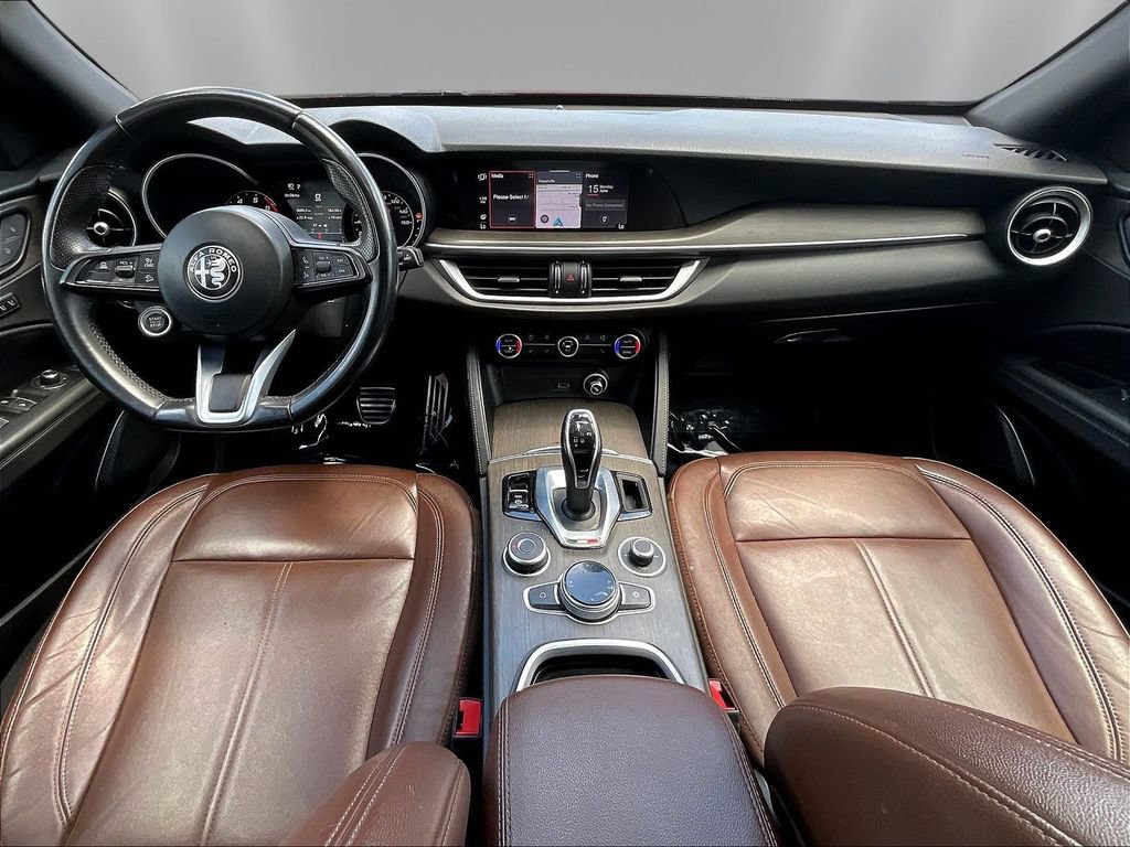 Used 2022 Alfa Romeo Stelvio Ti AWD/4WD image 7