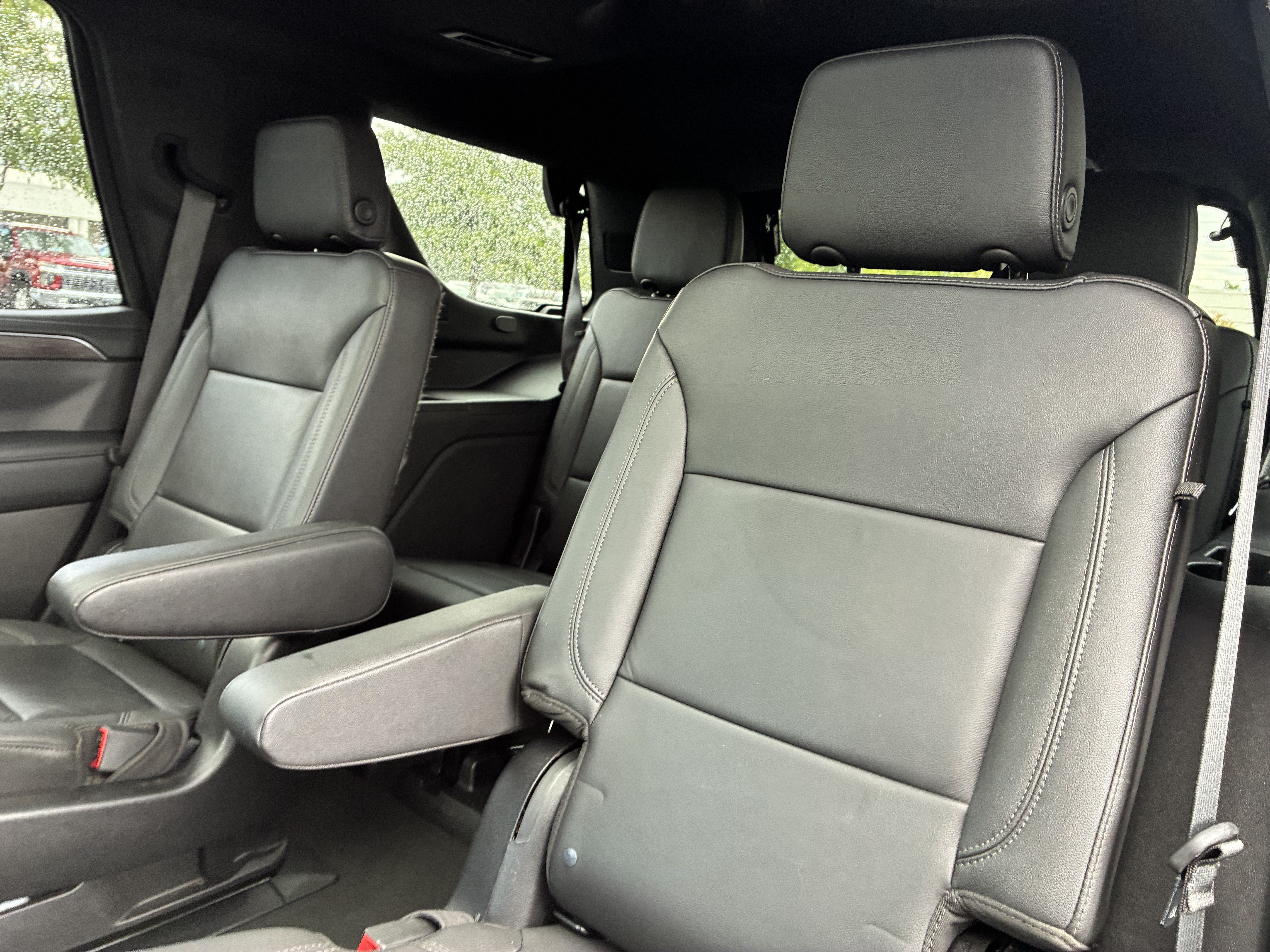 Used 2022 Chevrolet Tahoe LT w/ LT Signature Package AWD/4WD image 13