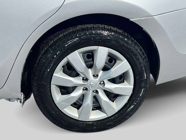 Used 2015 Toyota Corolla LE image 14