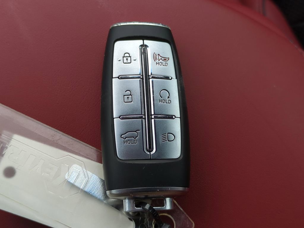 Used 2025 Genesis GV70 3.5T Sport image 26