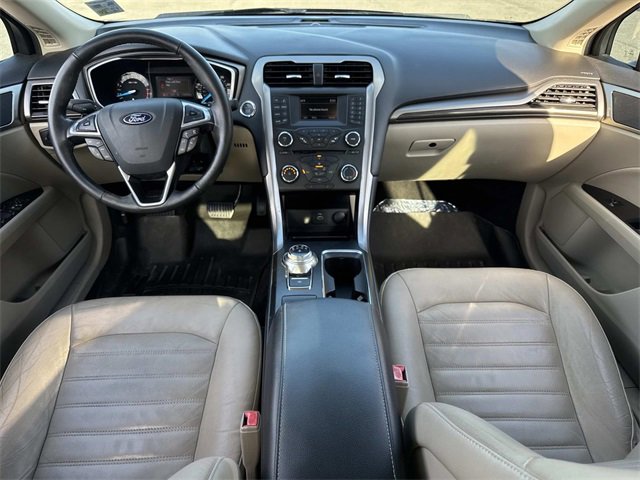Used 2018 Ford Fusion SE image 16