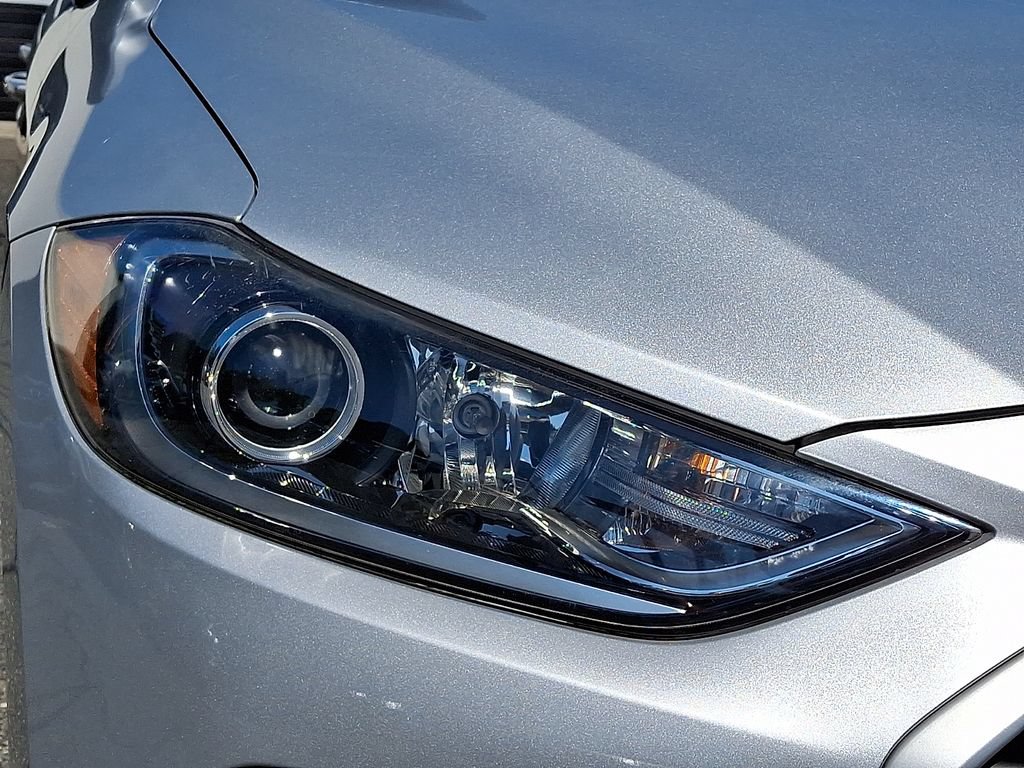 Used 2018 Hyundai Elantra SE FWD image 9