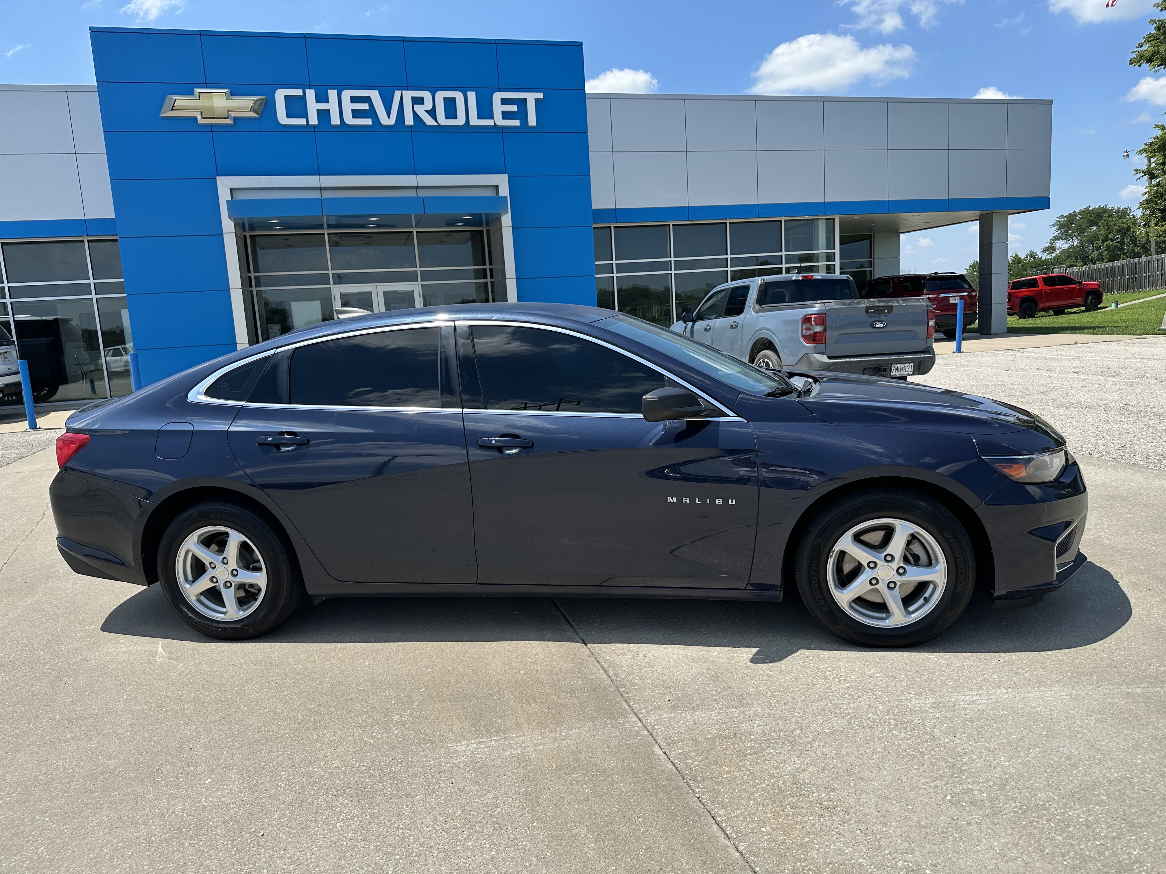 Used 2017 Chevrolet Malibu LS FWD image 2